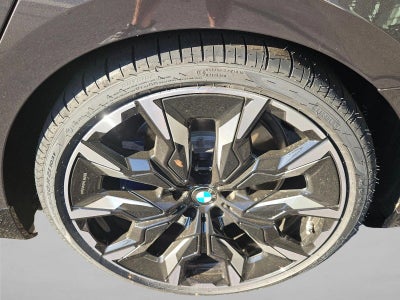 2027 BMW 550e xDrive Sedan
