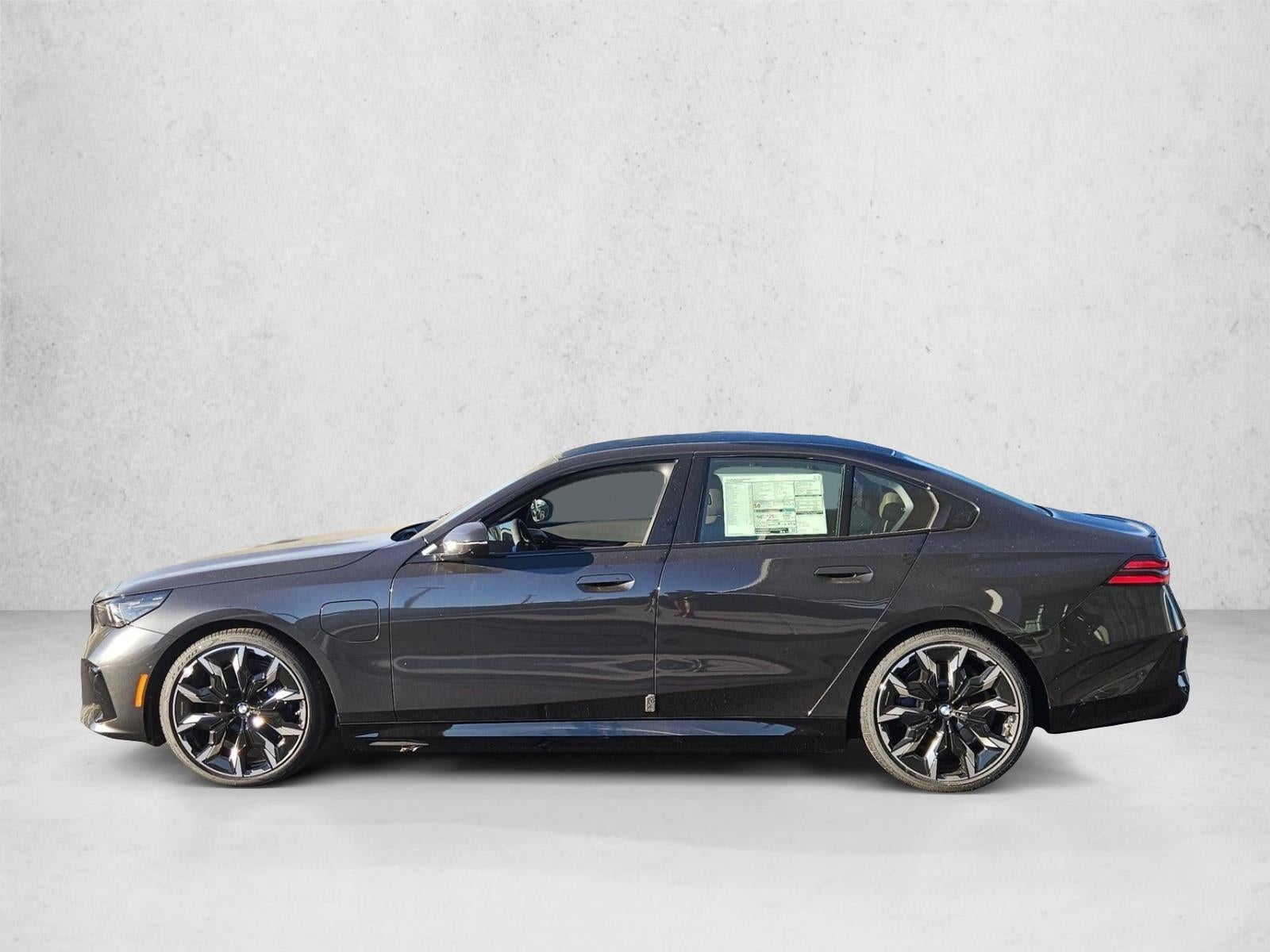 2027 BMW 550e xDrive Sedan