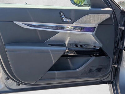 2023 BMW 740i Sedan