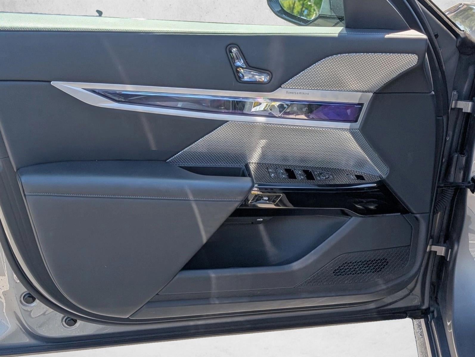 2023 BMW 740i Sedan