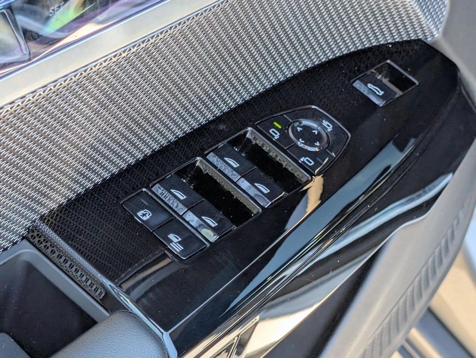 2023 BMW 740i Sedan