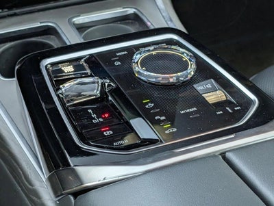 2023 BMW 740i Sedan
