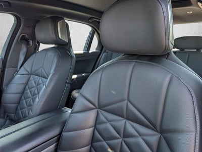 2023 BMW 740i Sedan