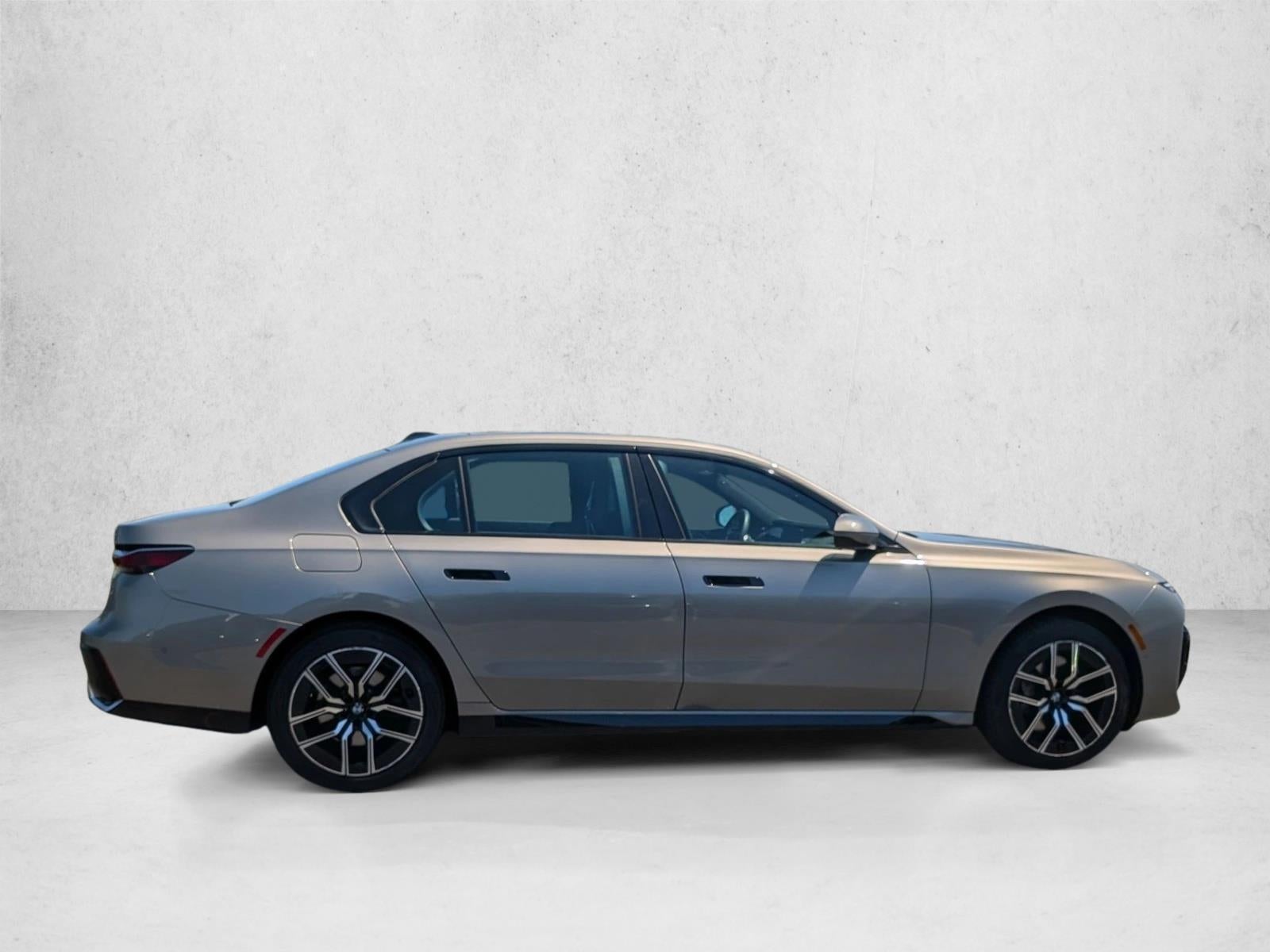 2023 BMW 740i Sedan