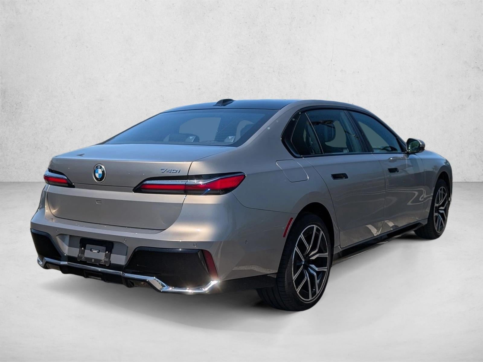 2023 BMW 740i Sedan
