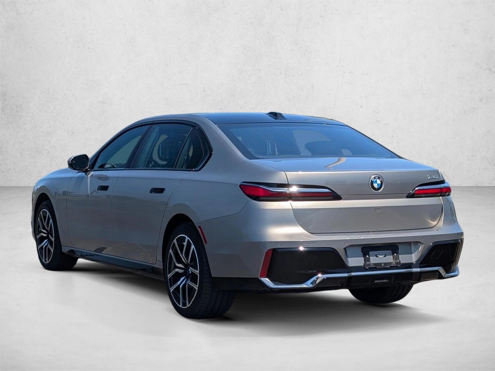 2023 BMW 740i Sedan