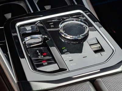 2023 BMW 740i Sedan
