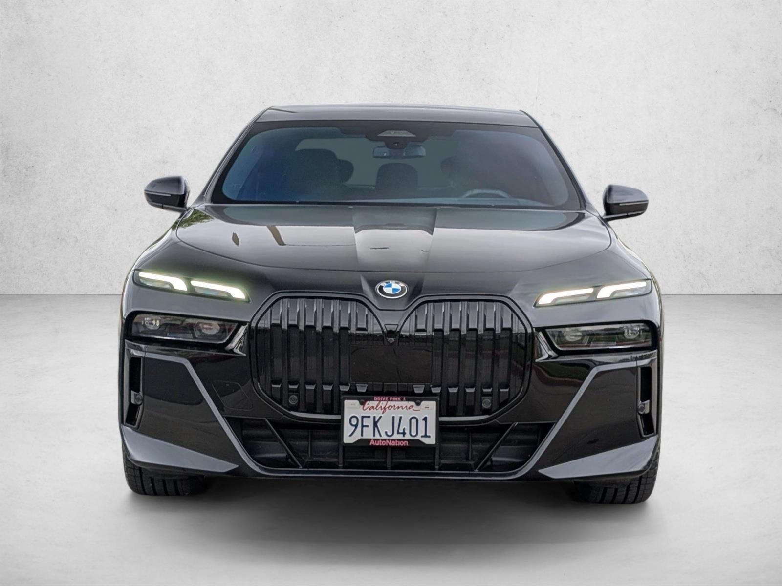2023 BMW 740i Sedan