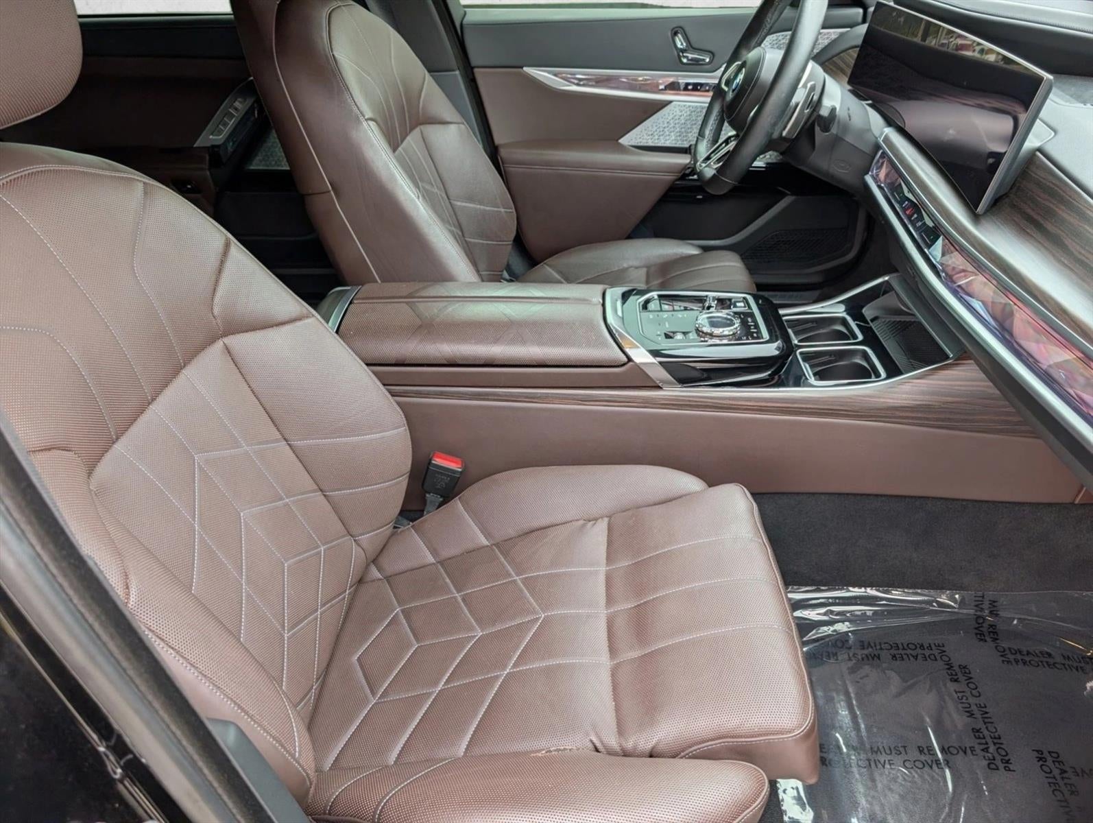 2023 BMW 740i Sedan