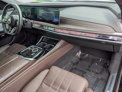 2023 BMW 740i Sedan