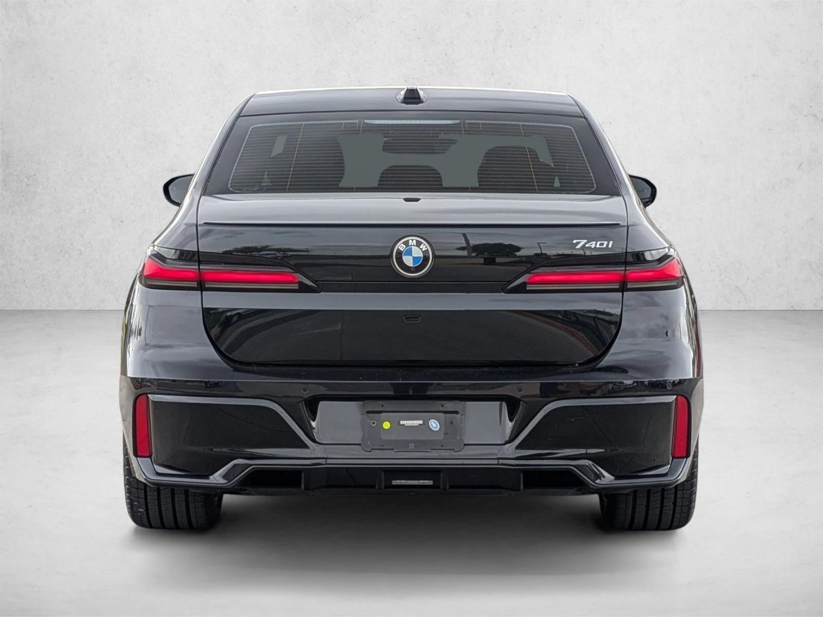 2023 BMW 740i Sedan