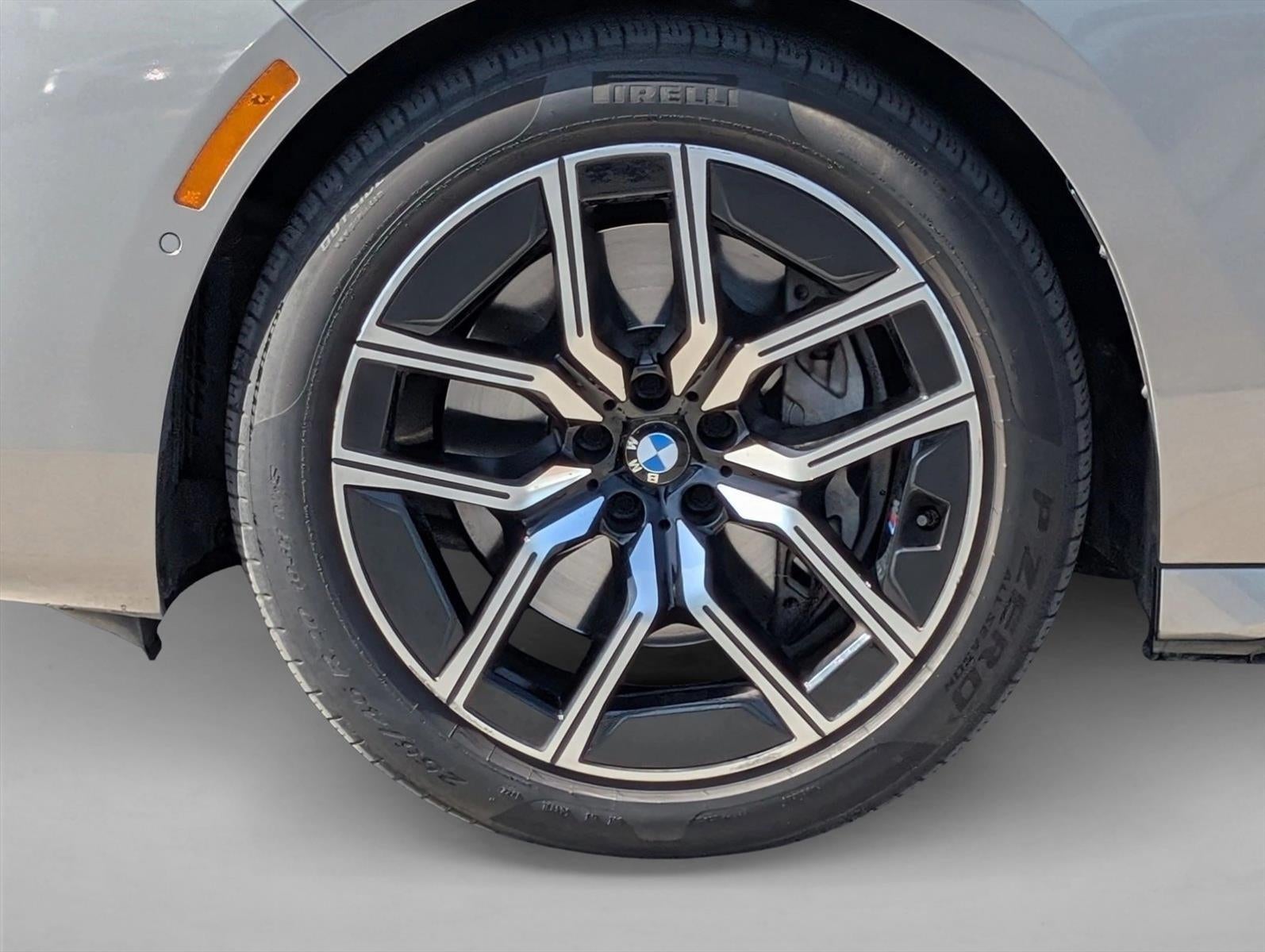 2023 BMW 740i Sedan