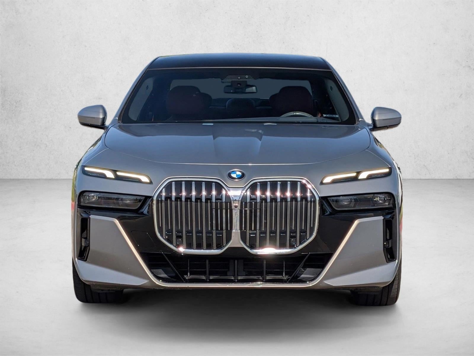 2023 BMW 740i Sedan