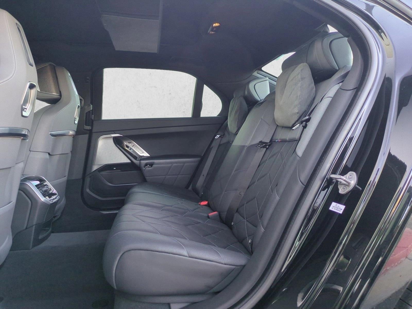 2023 BMW 760i xDrive Sedan