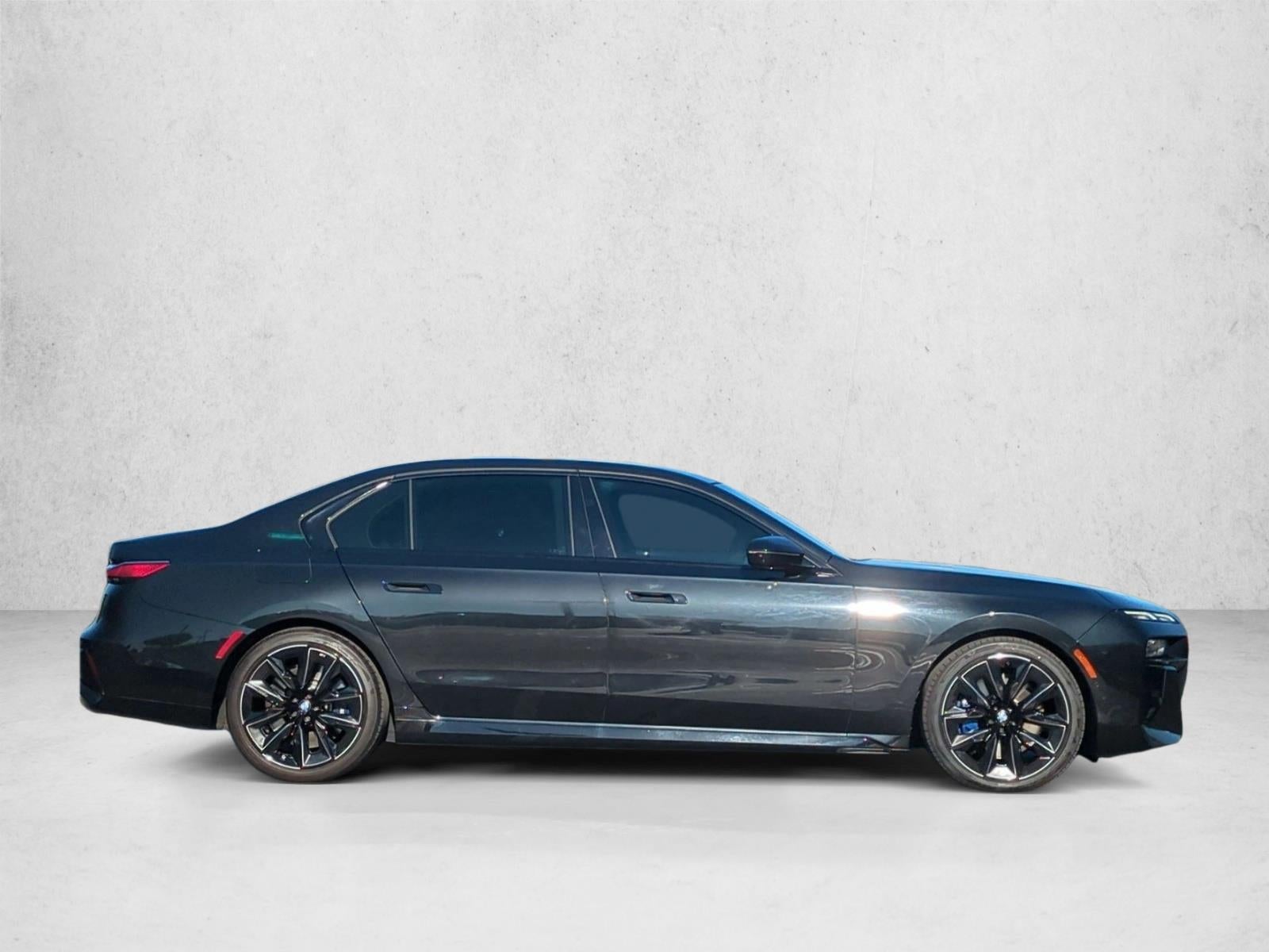 2023 BMW 760i xDrive Sedan