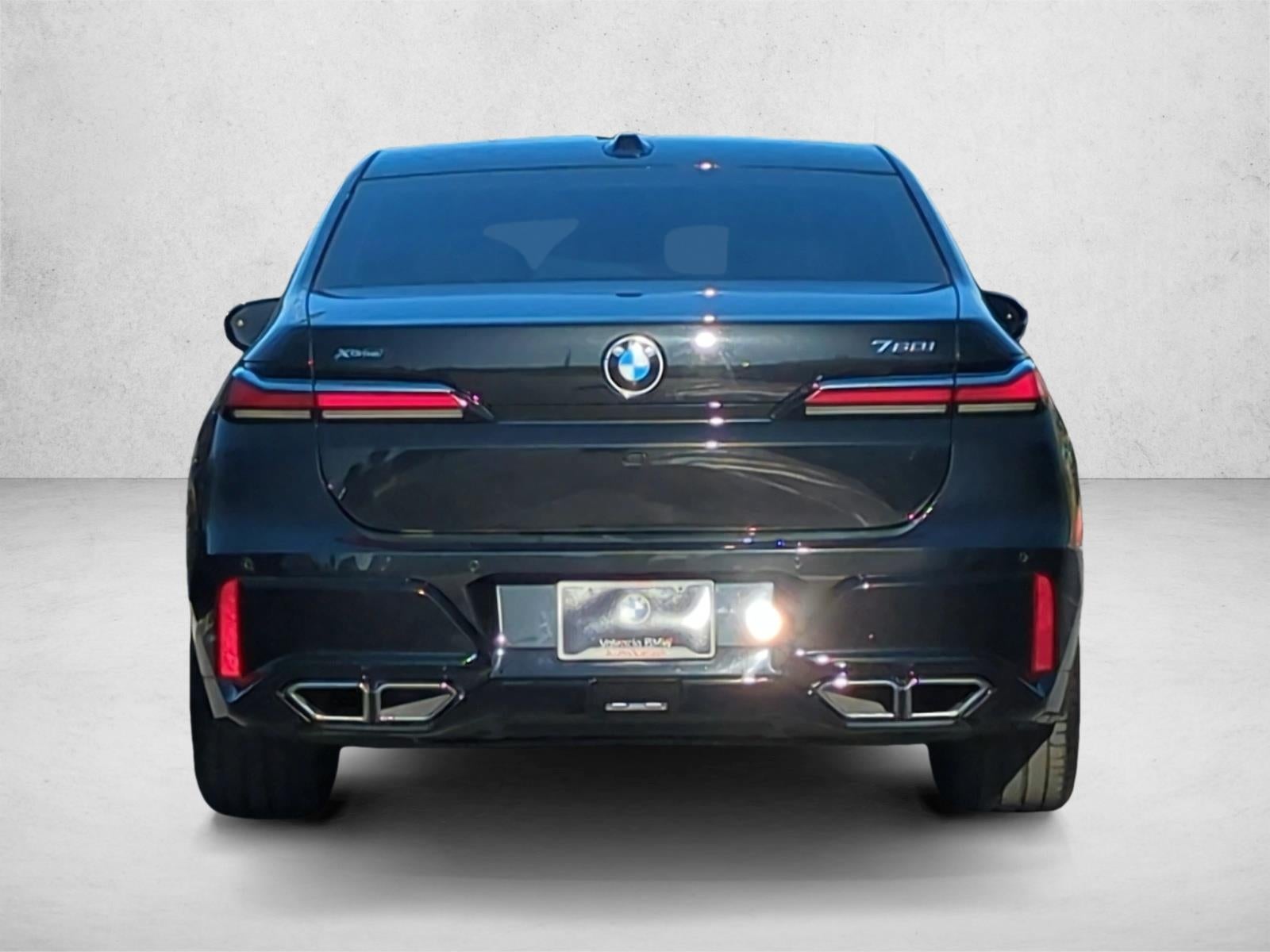 2023 BMW 760i xDrive Sedan