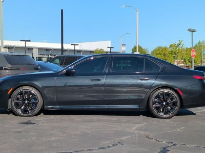 2023 BMW 760i xDrive Sedan