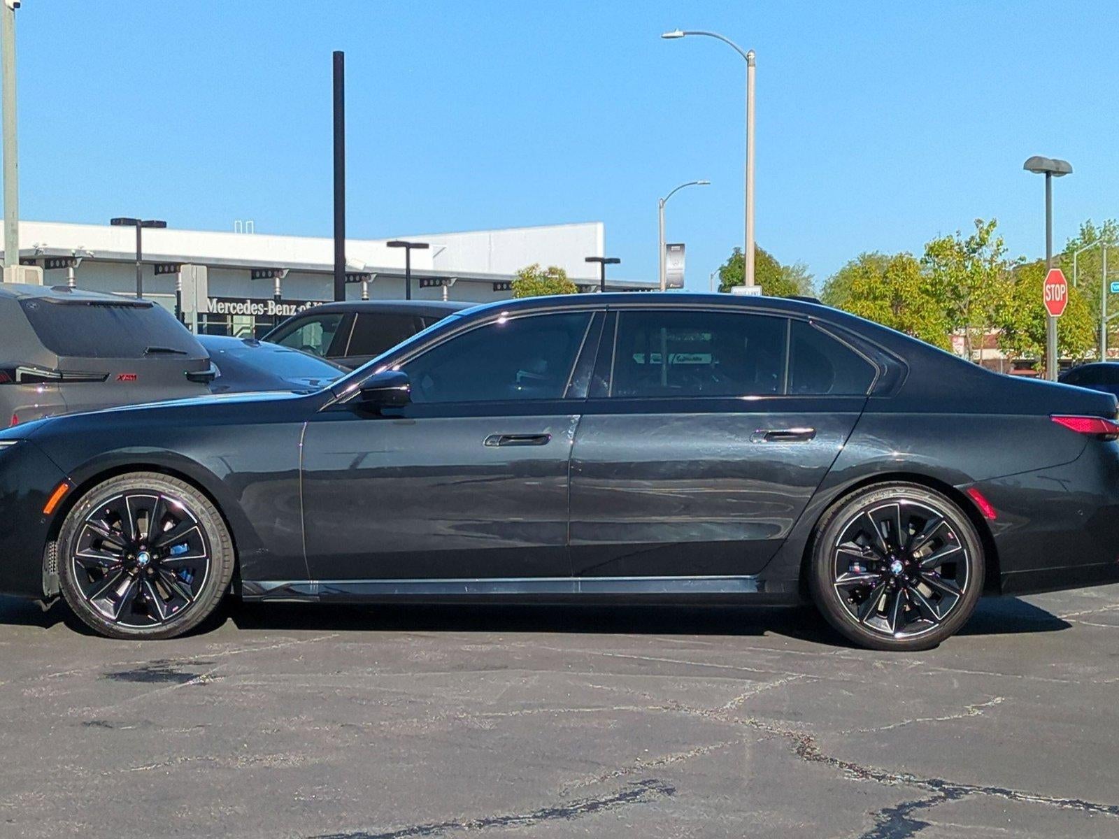 2023 BMW 760i xDrive Sedan