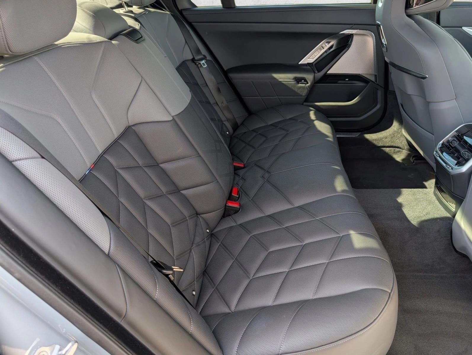 2025 BMW 760i xDrive Sedan