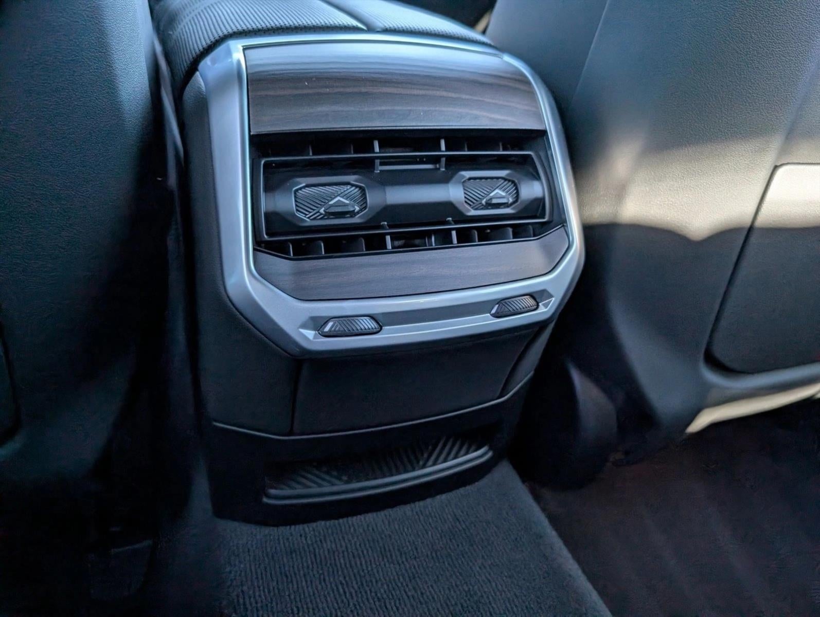 2023 BMW 760i xDrive Sedan