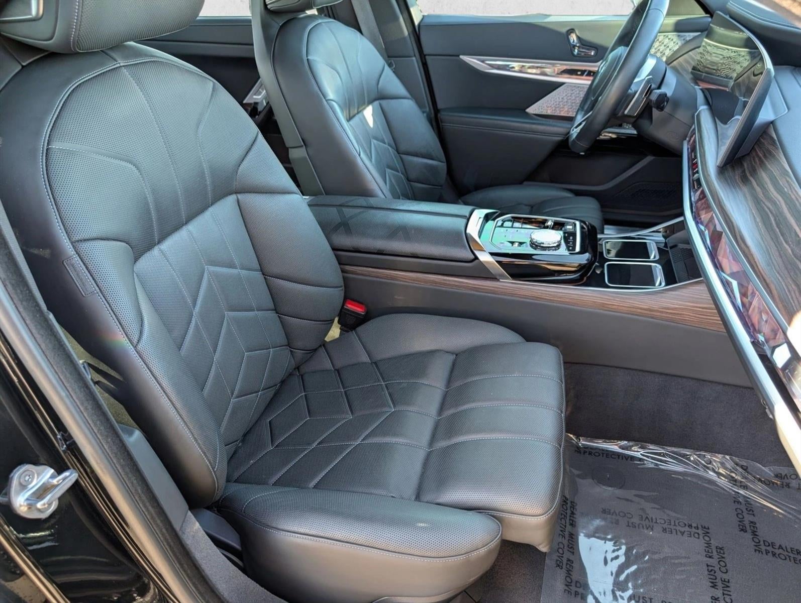 2023 BMW 760i xDrive Sedan