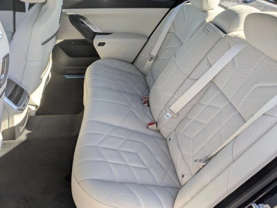 2026 BMW 750e xDrive Plug-In Hybrid