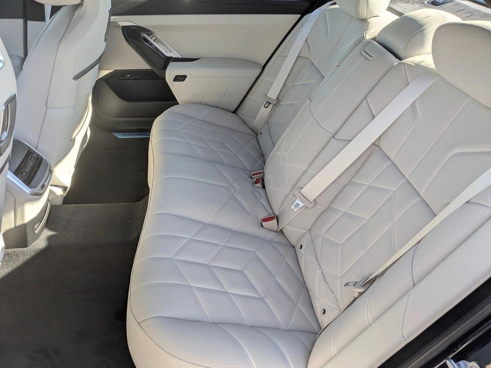 2026 BMW 750e xDrive Plug-In Hybrid