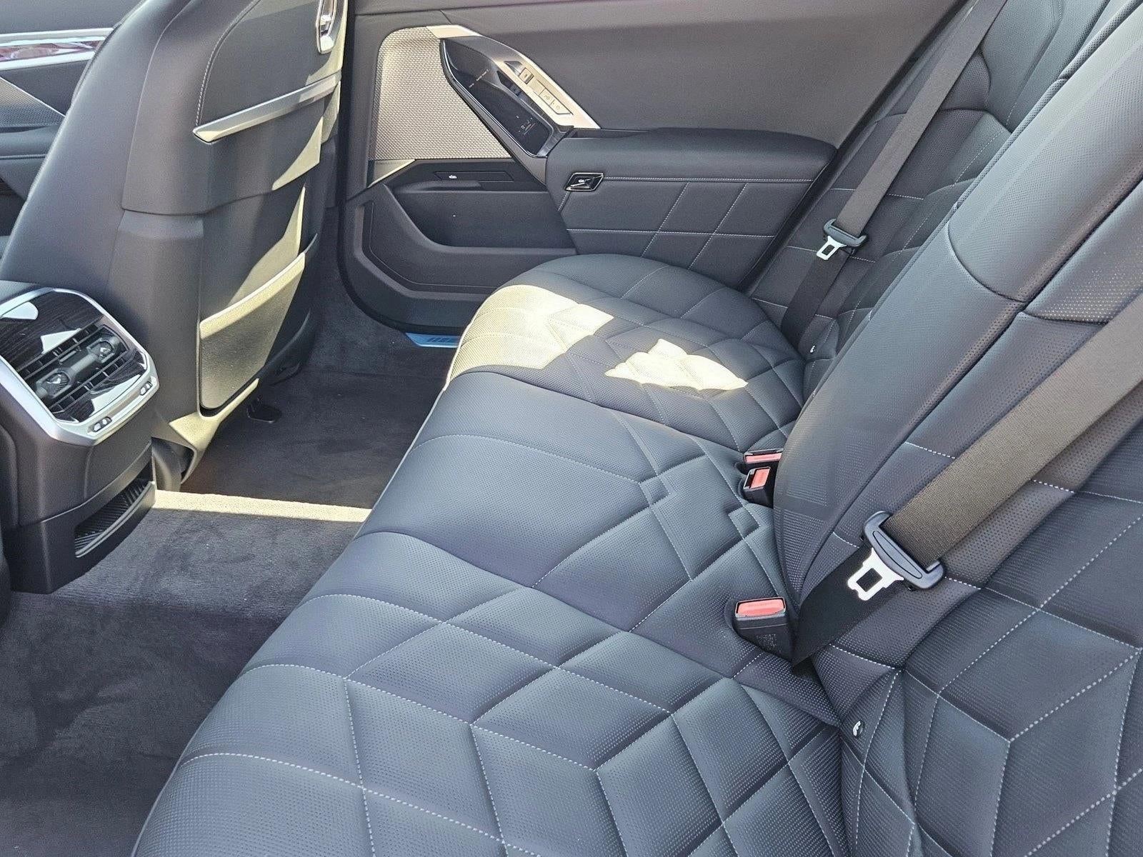 2026 BMW 750e xDrive Plug-In Hybrid