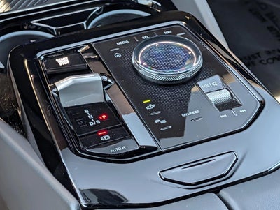 2025 BMW 530i xDrive Sedan