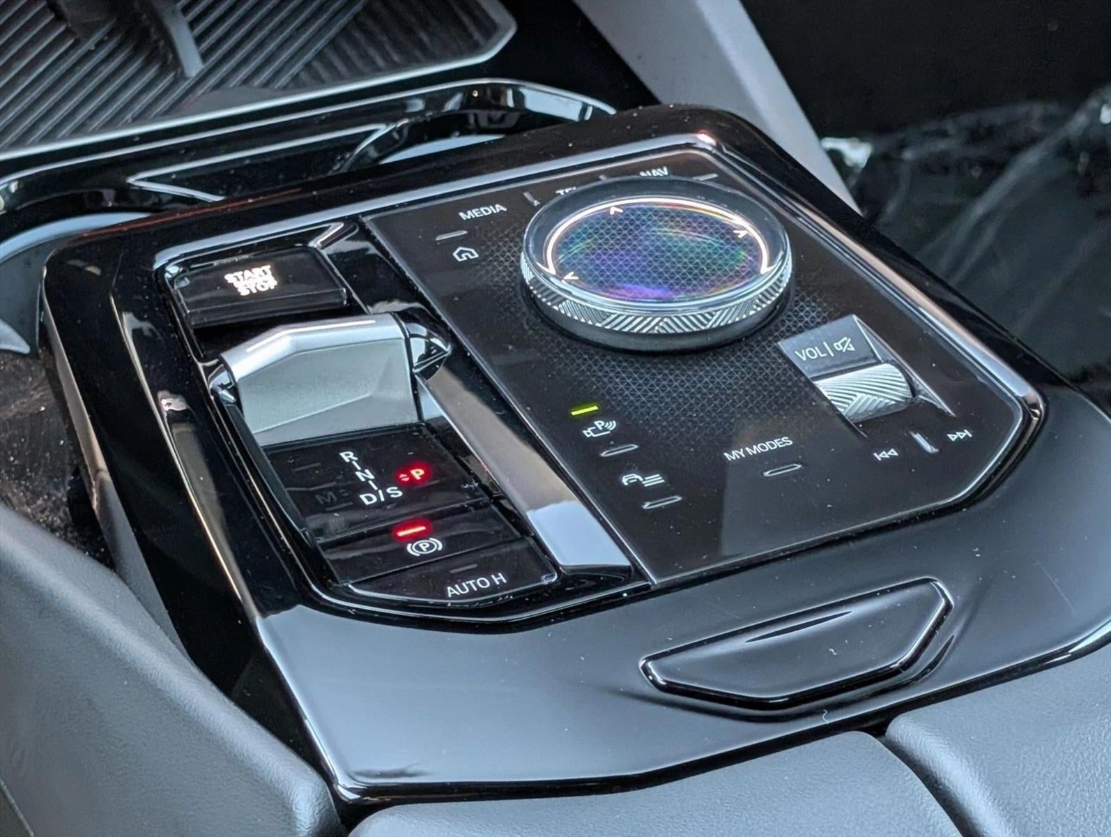 2025 BMW 530i xDrive Sedan
