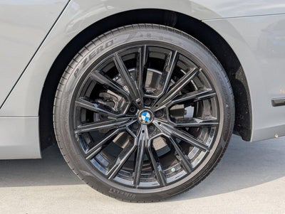 2022 BMW 740i Sedan