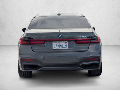 2022 BMW 740i Sedan