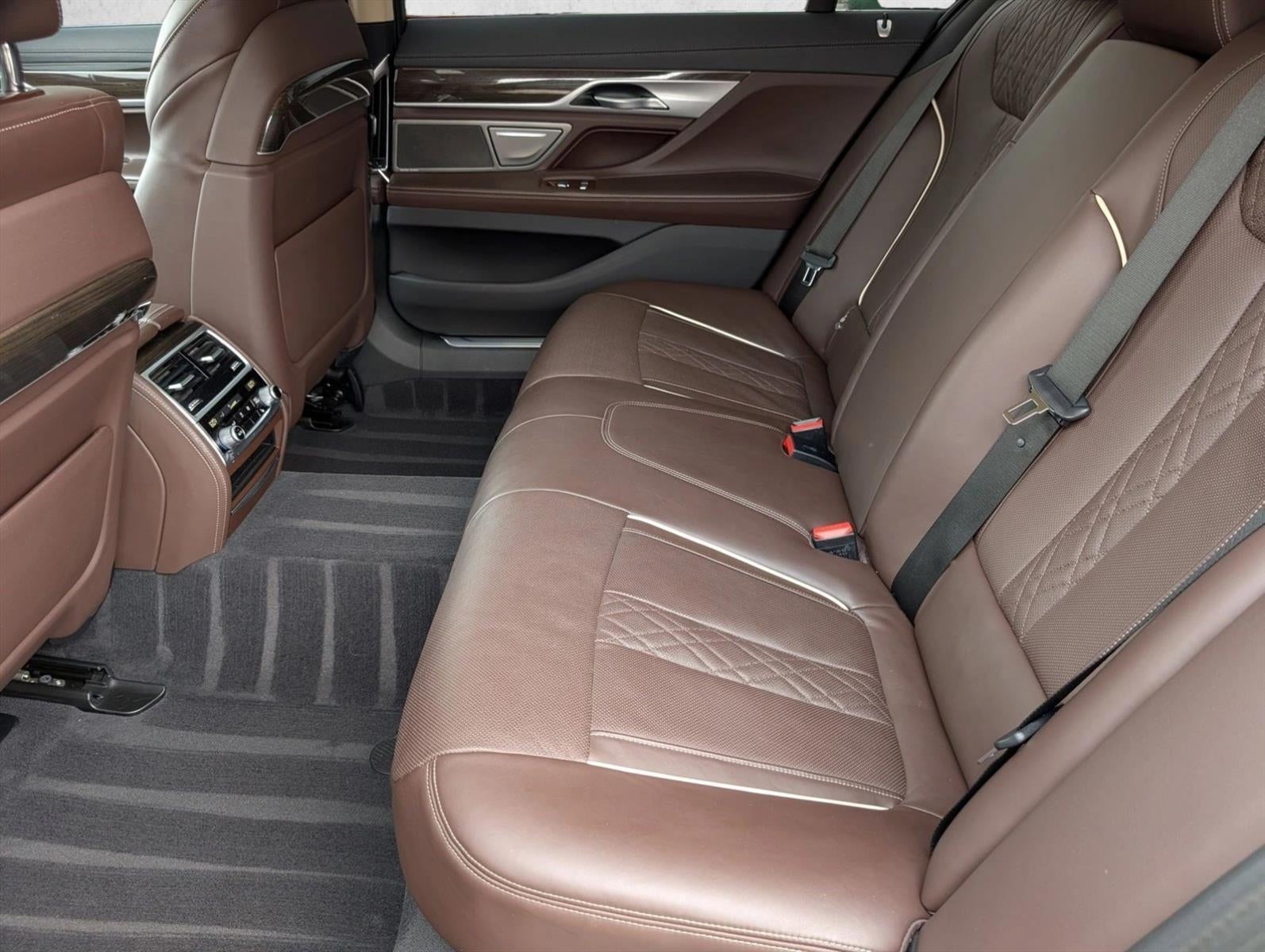 2022 BMW 750i xDrive Sedan