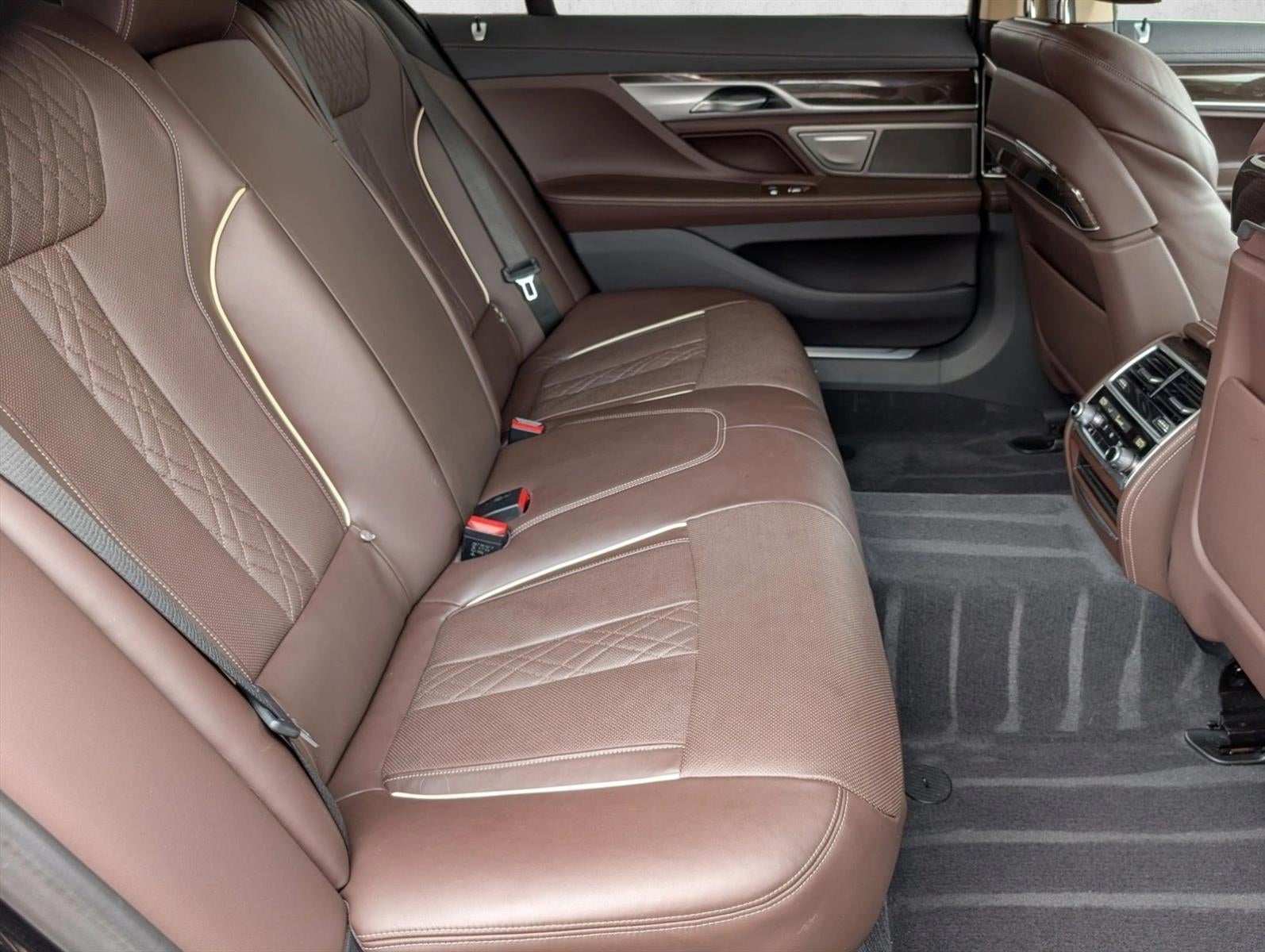 2022 BMW 750i xDrive Sedan