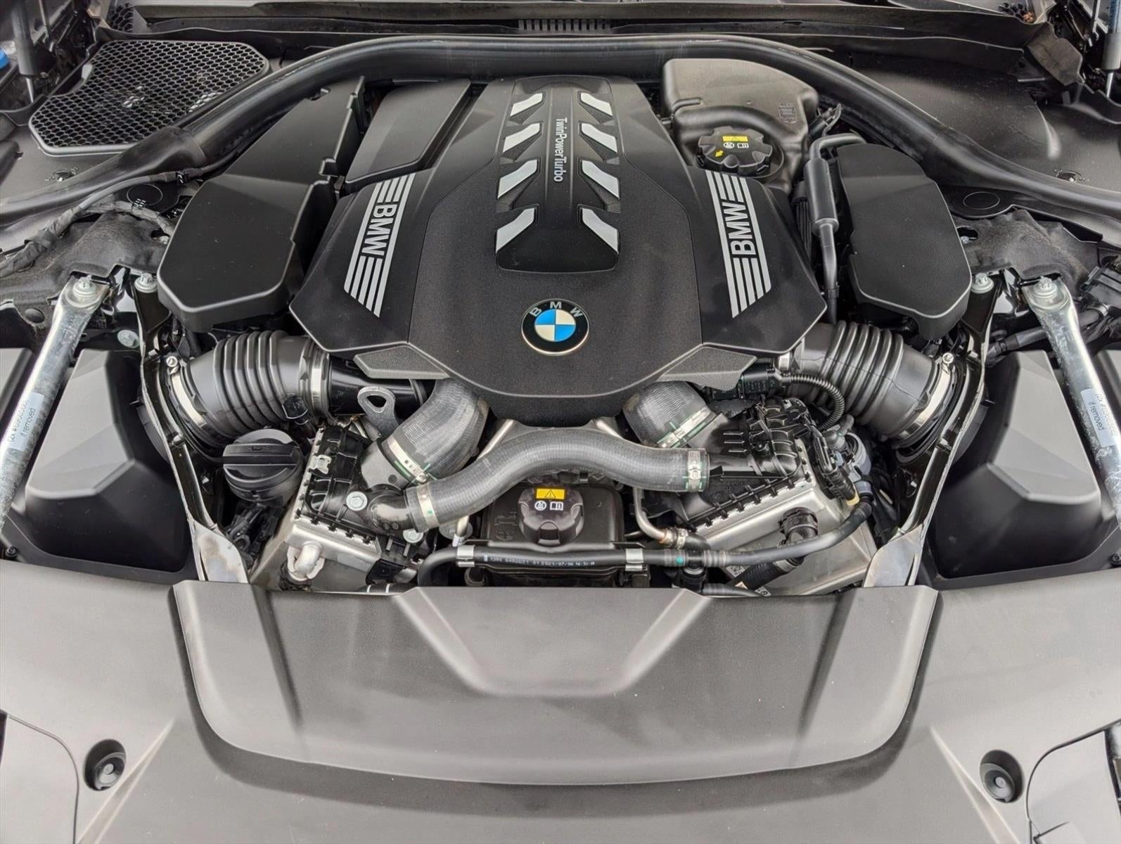 2022 BMW 750i xDrive Sedan