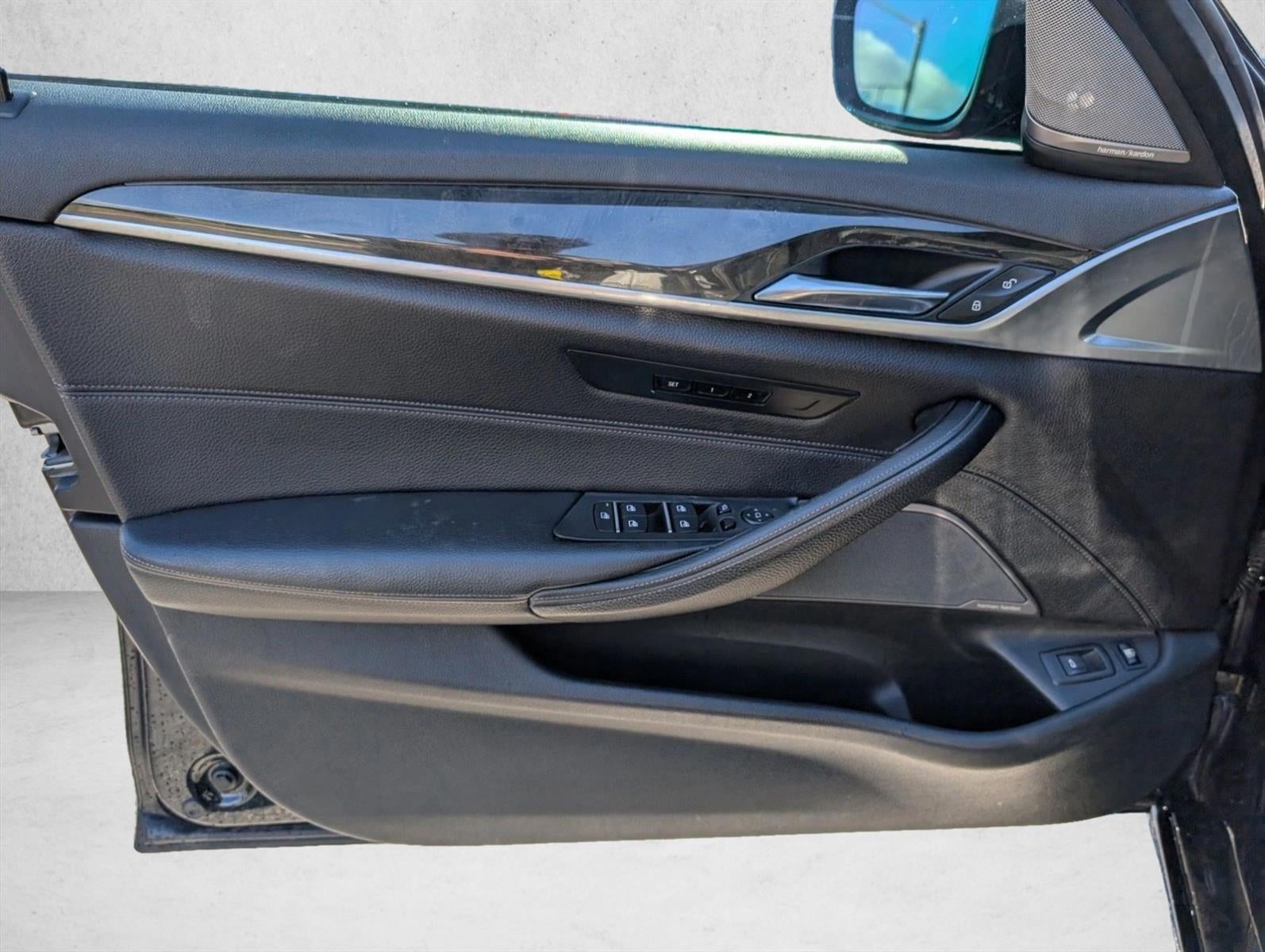 2018 BMW 530e iPerformance Plug-In Hybrid