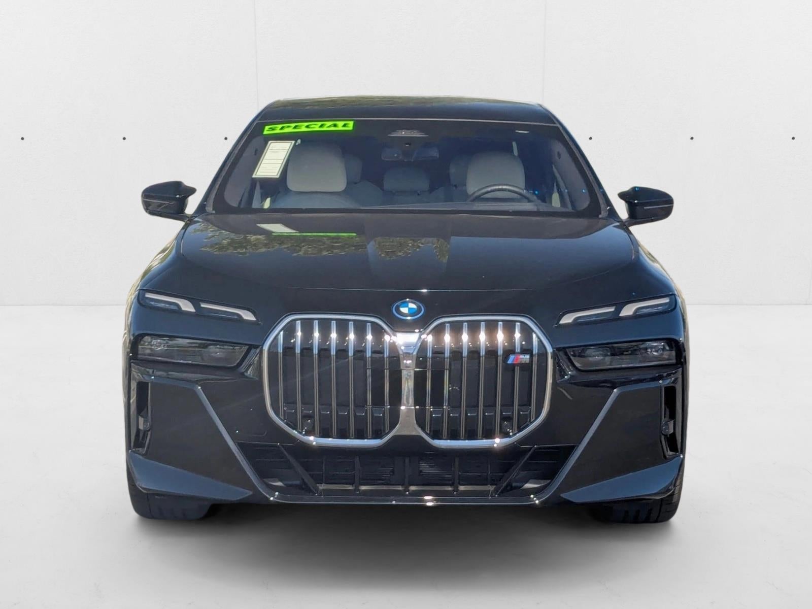 2024 BMW i7 M70 Sedan