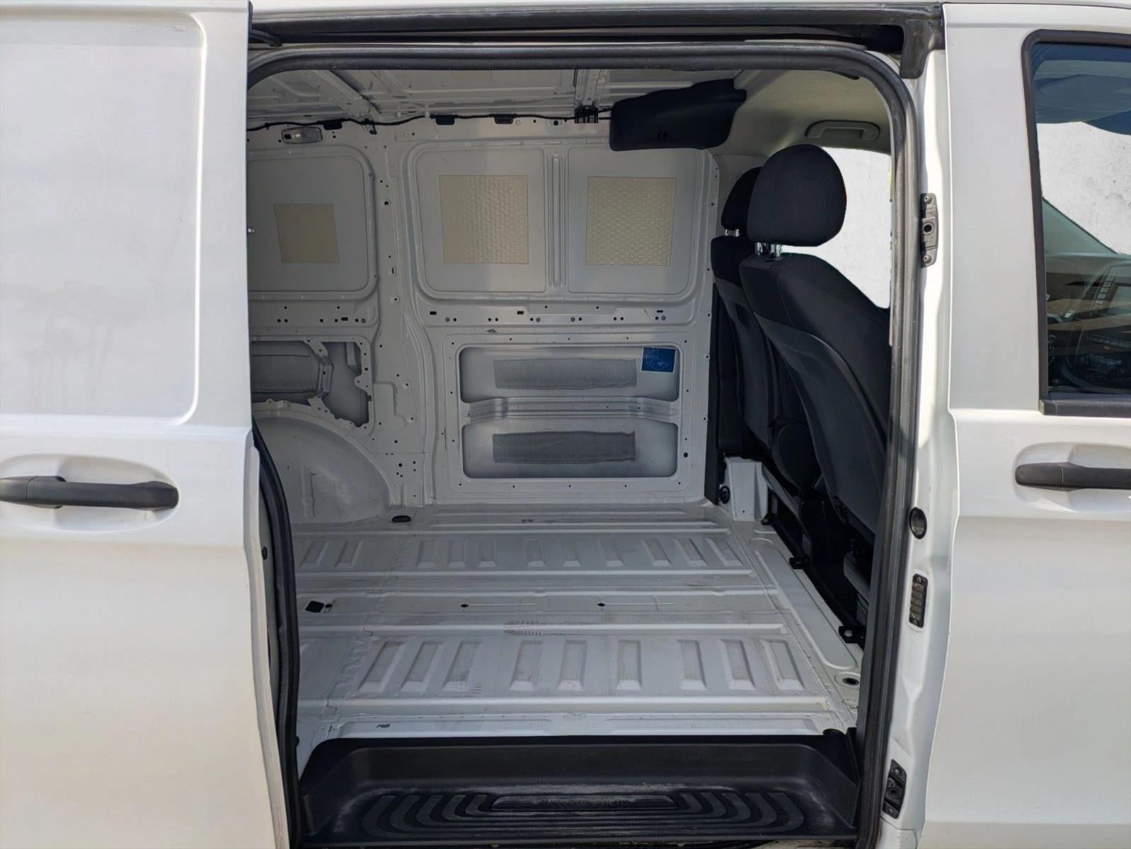 2020 Mercedes-Benz Metris Cargo Van Standard Roof 126" Wheelbase