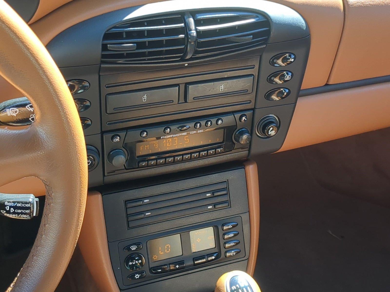 2001 Porsche 911 Carrera Base