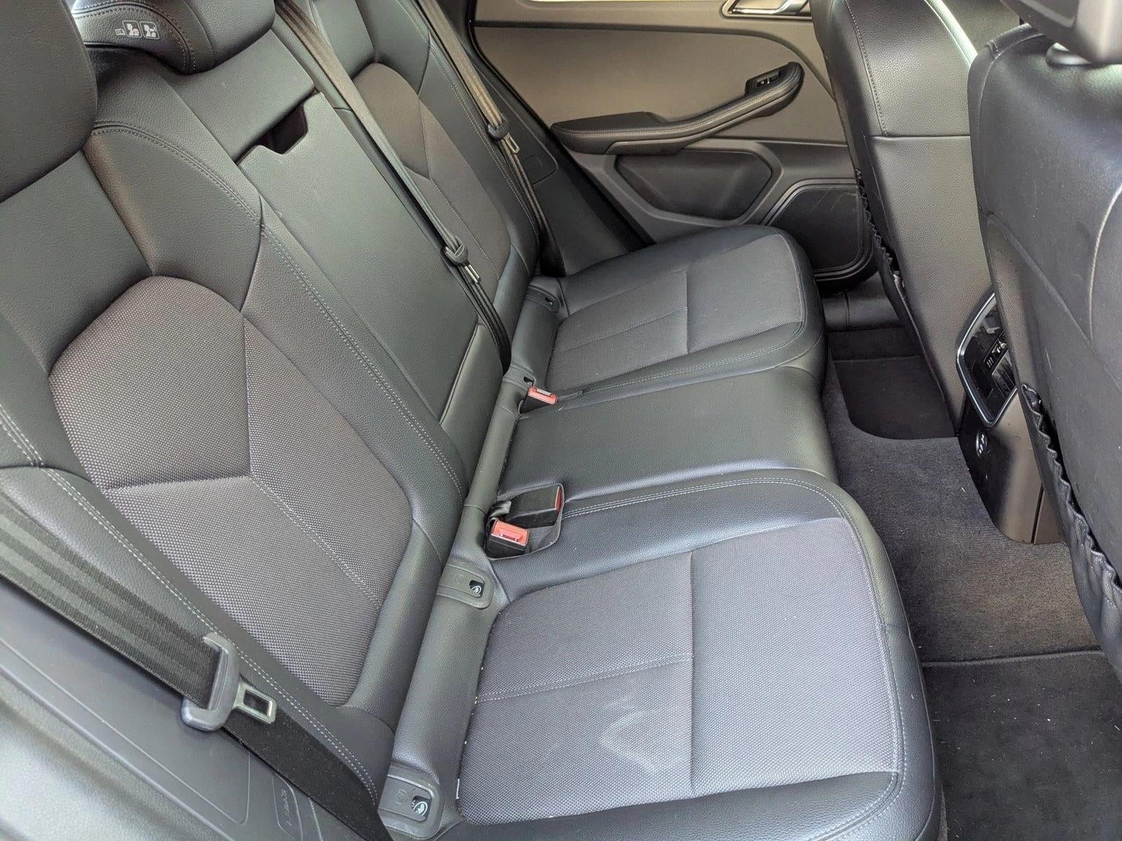 2022 Porsche Macan AWD