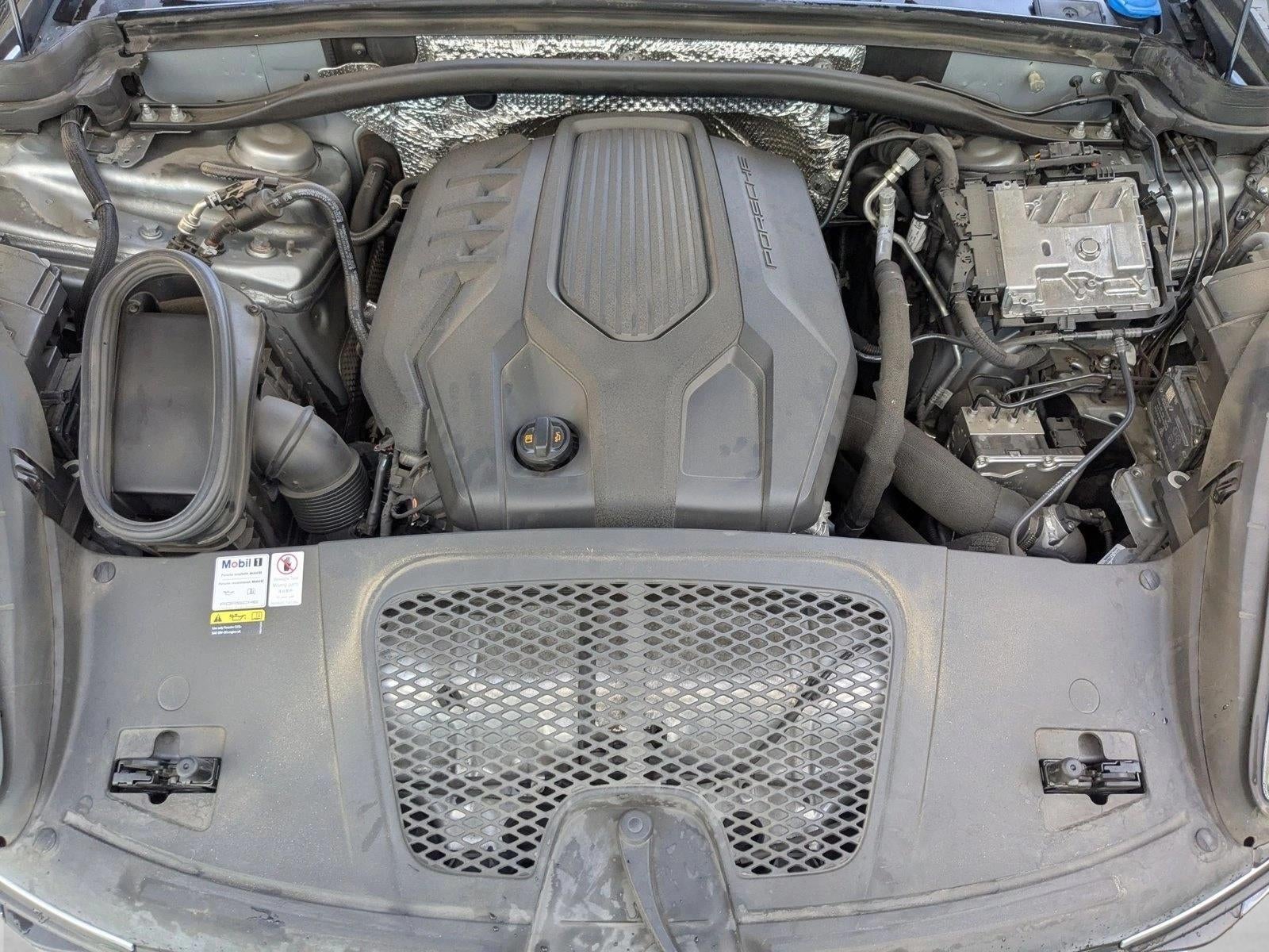 2022 Porsche Macan AWD