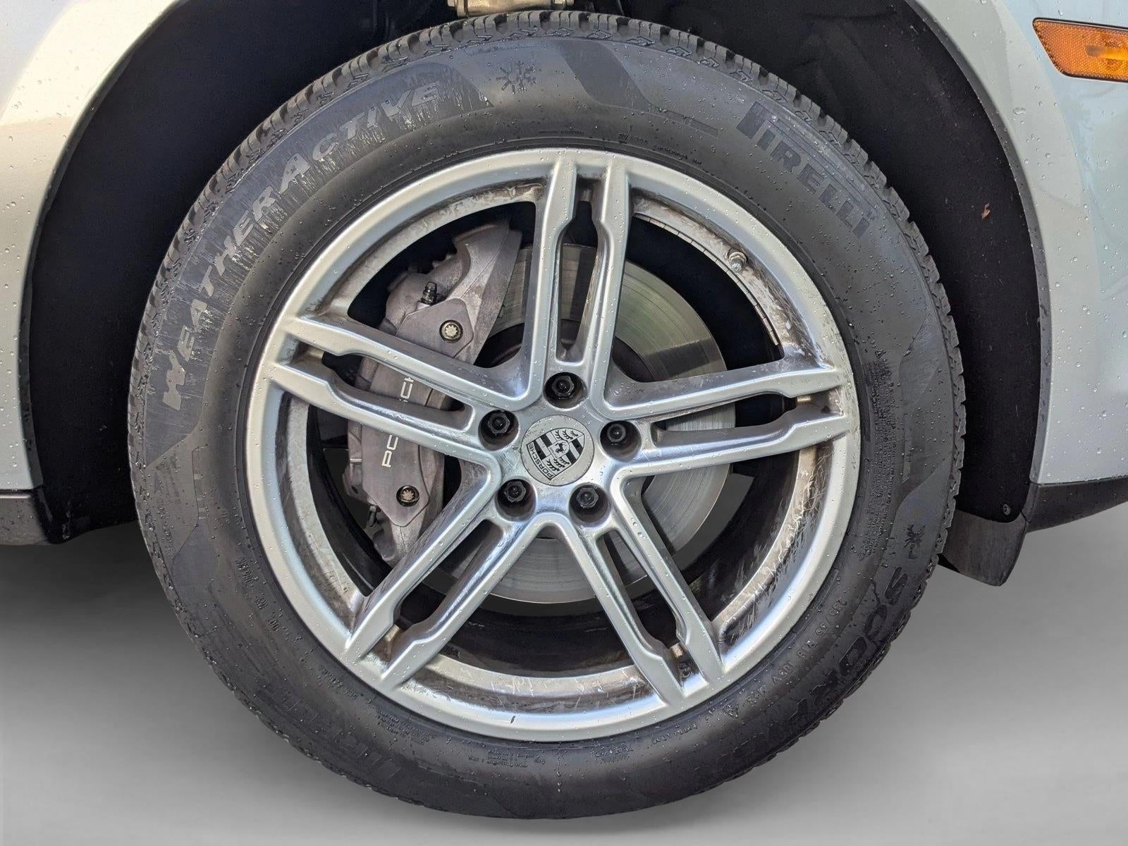 2022 Porsche Macan AWD