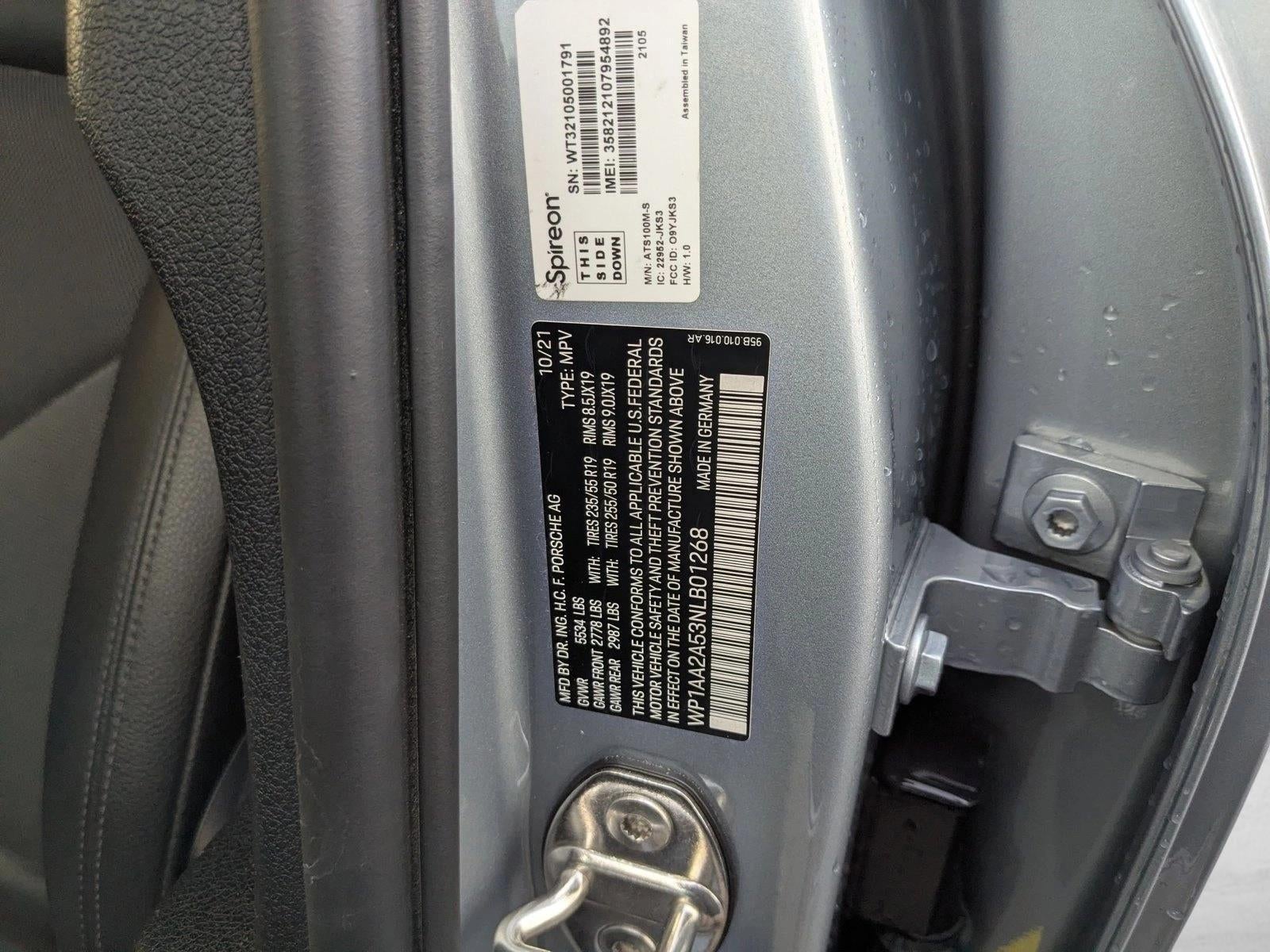 2022 Porsche Macan AWD