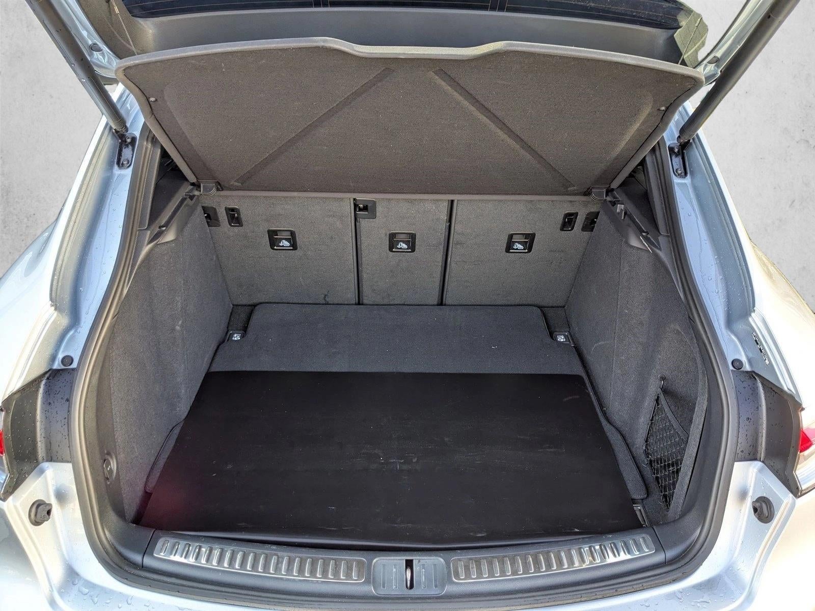 2022 Porsche Macan AWD