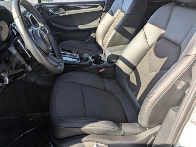 2024 Porsche Macan AWD