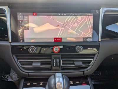 2024 Porsche Macan AWD