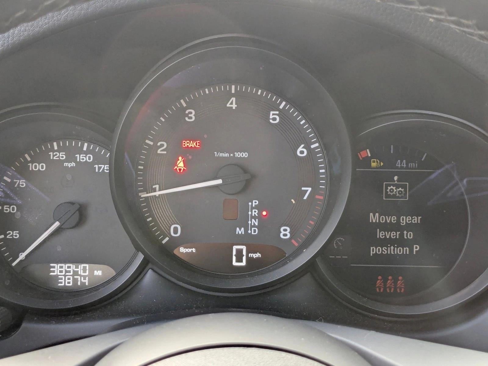 2022 Porsche Macan AWD