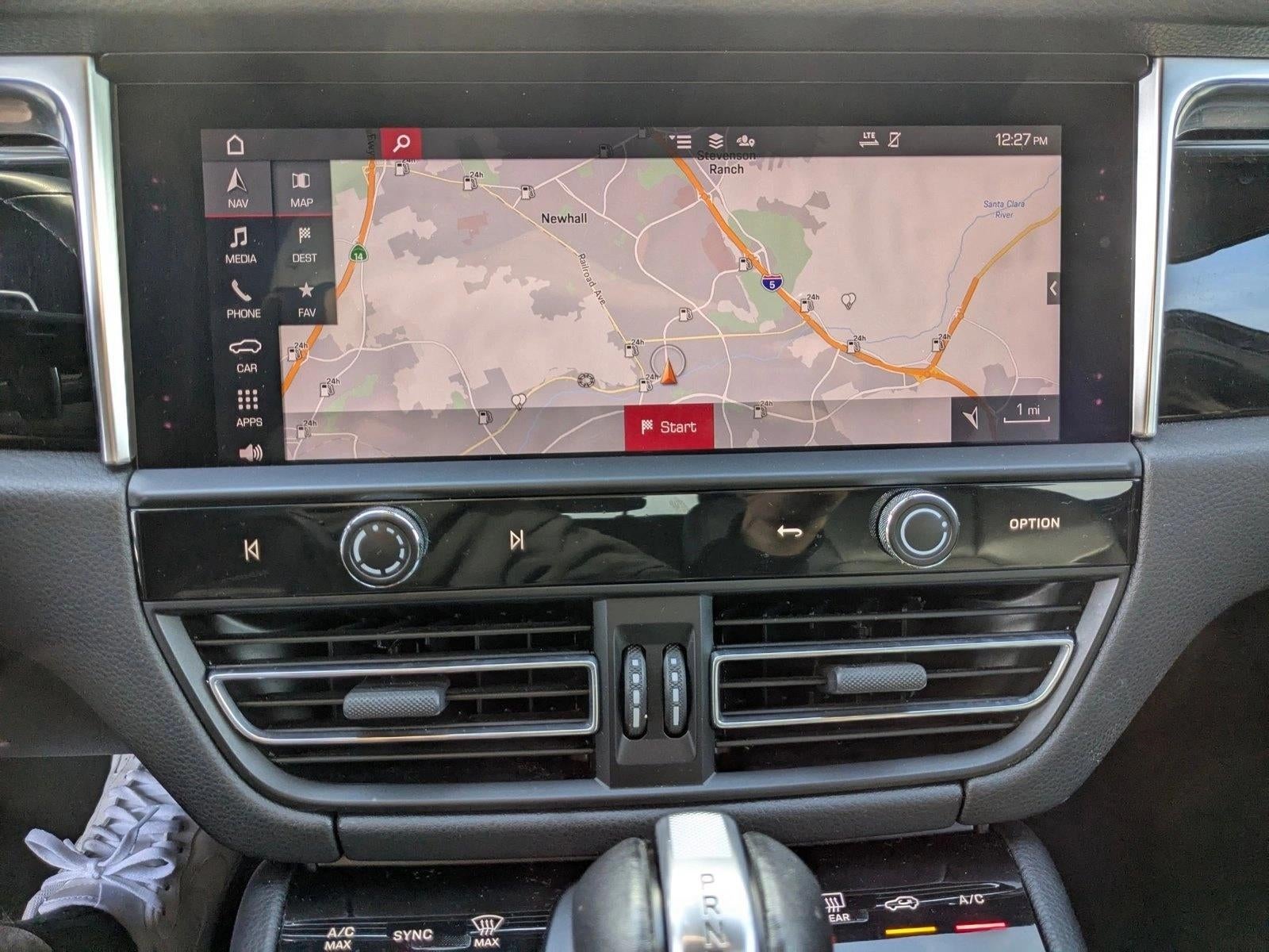 2022 Porsche Macan AWD