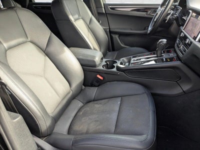 2022 Porsche Macan AWD