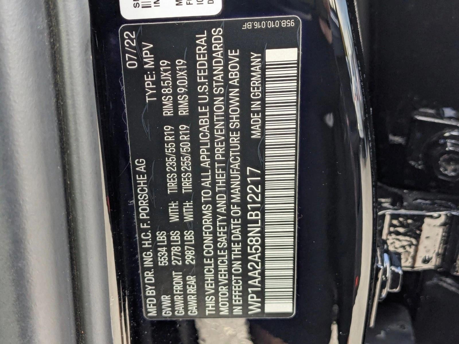 2022 Porsche Macan AWD